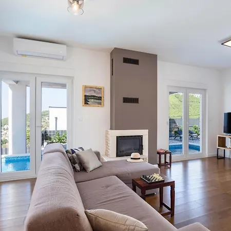 Dorso With Heated Pool Villa Klis