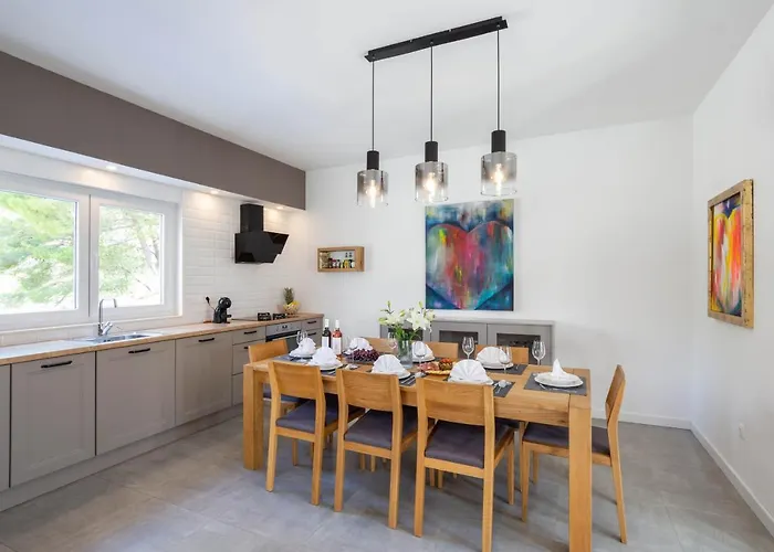 Dorso With Heated Pool Villa *