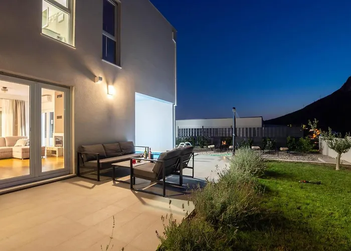 Dorso With Heated Pool Villa Klis