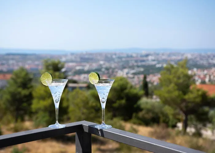 Villa Dorso With Heated Pool