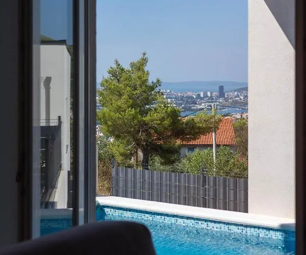 Dorso With Heated Pool Villa Klis