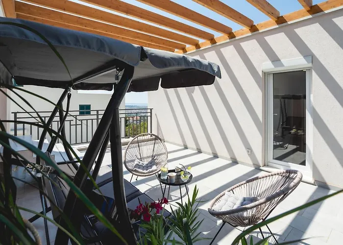 Villa Dorso With Heated Pool Klis