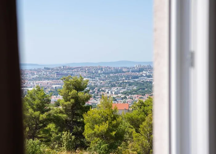 Villa Dorso With Heated Pool