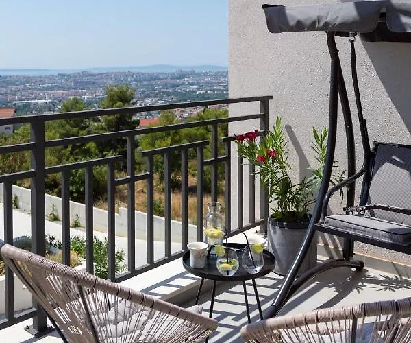 Dorso With Heated Pool Villa *