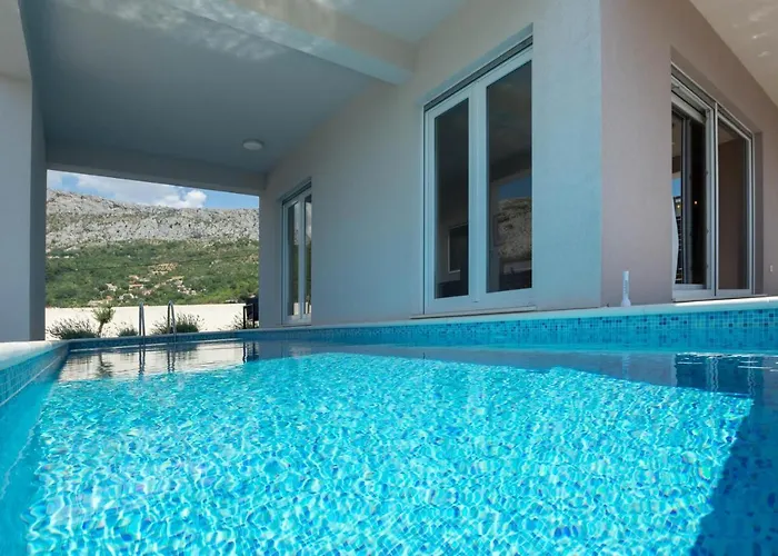 Dorso With Heated Pool *