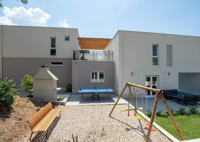 Dorso With Heated Pool Villa *