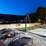 Dorso With Heated Pool וילה *