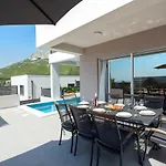 Dorso With Heated Pool *
