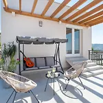 Villa Dorso With Heated Pool *