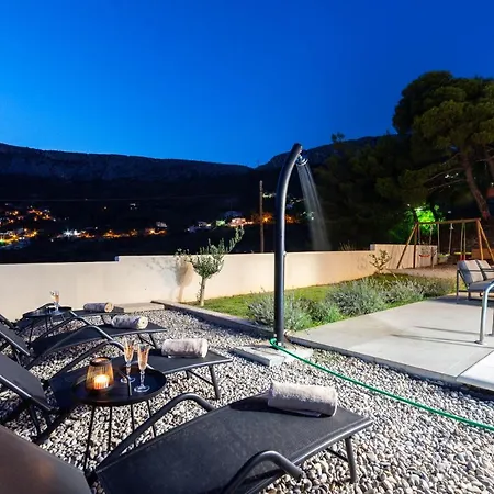 Dorso With Heated Pool Vila *