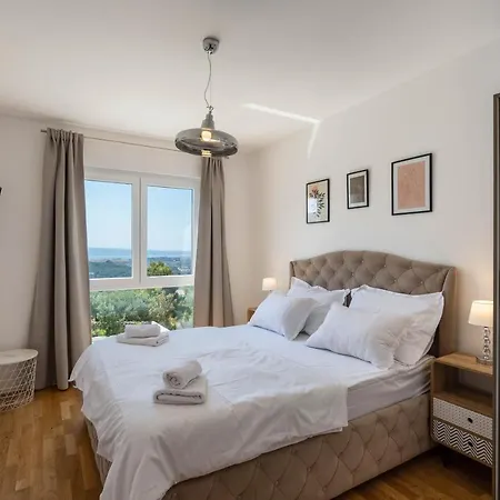 Vila Dorso With Heated Pool Klis