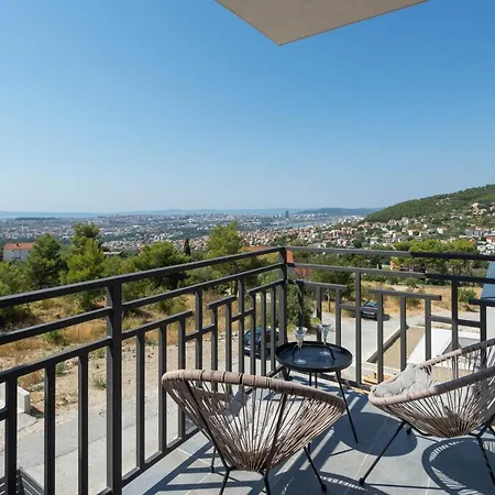 Dorso With Heated Pool Villa