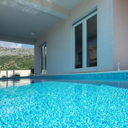 Dorso With Heated Pool *