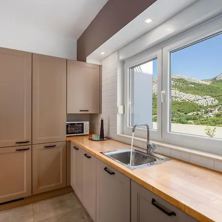 Villa Dorso With Heated Pool Klis