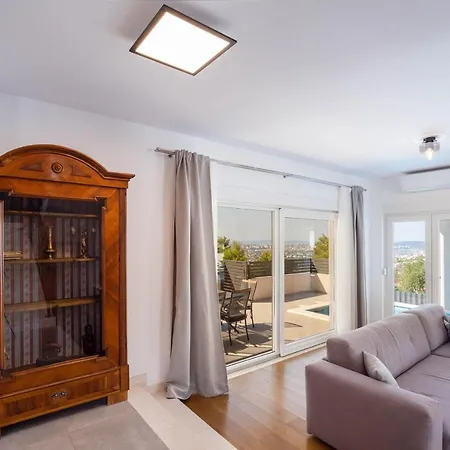 Dorso With Heated Pool Villa