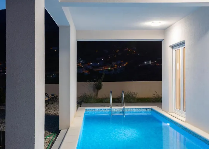 Dorso With Heated Pool Vila Klis