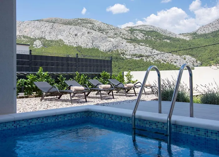 Dorso With Heated Pool 别墅 *